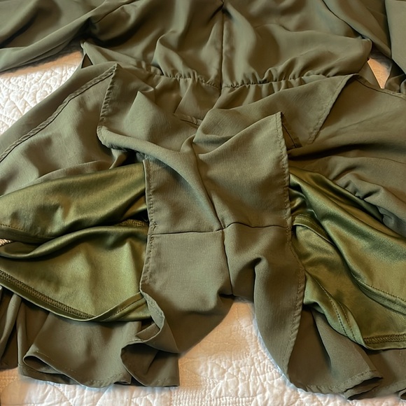 Altard State (L) Lola crossover romper army green puff rubber neckline UEC - Picture 11 of 12